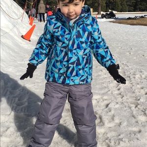 Snow gear whole outfit.